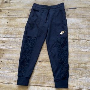 NWOT, Nike Girls Pants, small